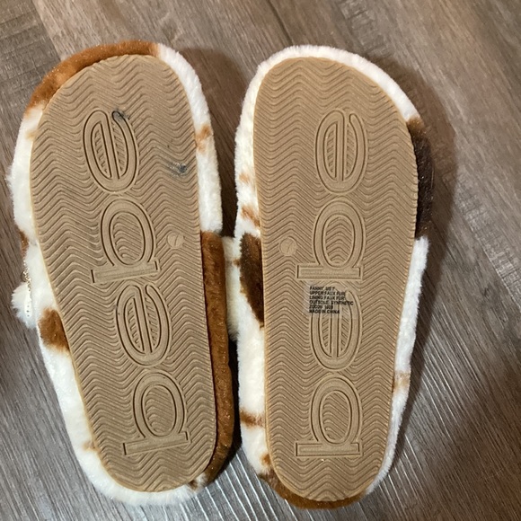 BeBe soft Animal Print Slide Sandals - Picture 8 of 9